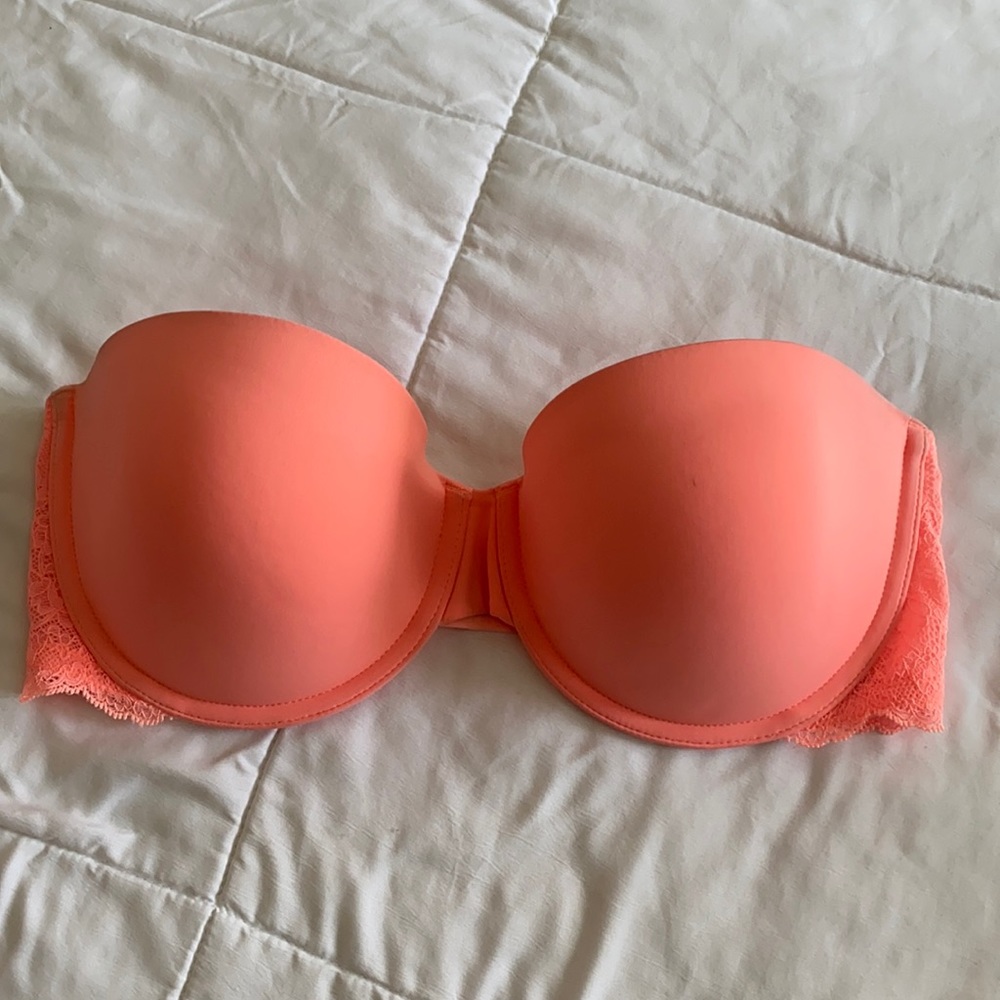 GAPBody strapless bra! Size 36C - no straps.